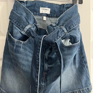 Frame mini skirt
